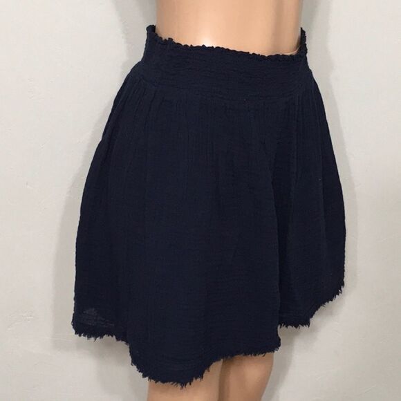 Three Dots double gauge navy short skirt. NWOT - Picture 4 of 7